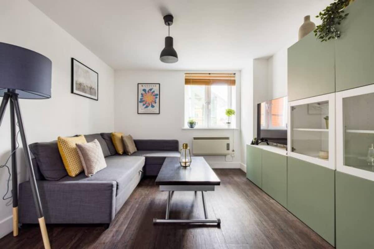 Spacious 1BR Flat •Sleeps 4 • Lift• London Eye Apt1