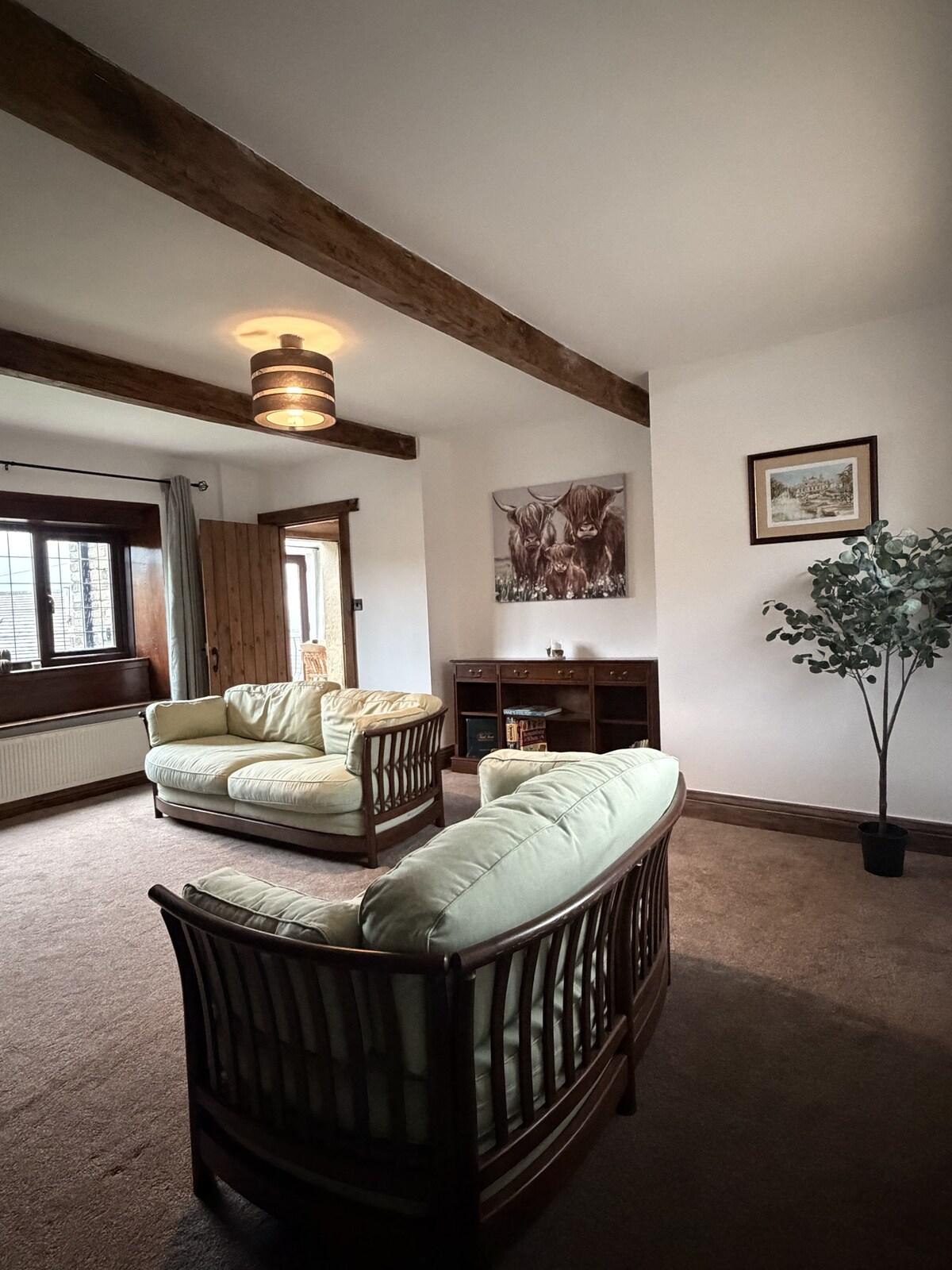 Bradshaw Cosy 2BR Retreat - Free Parking!1