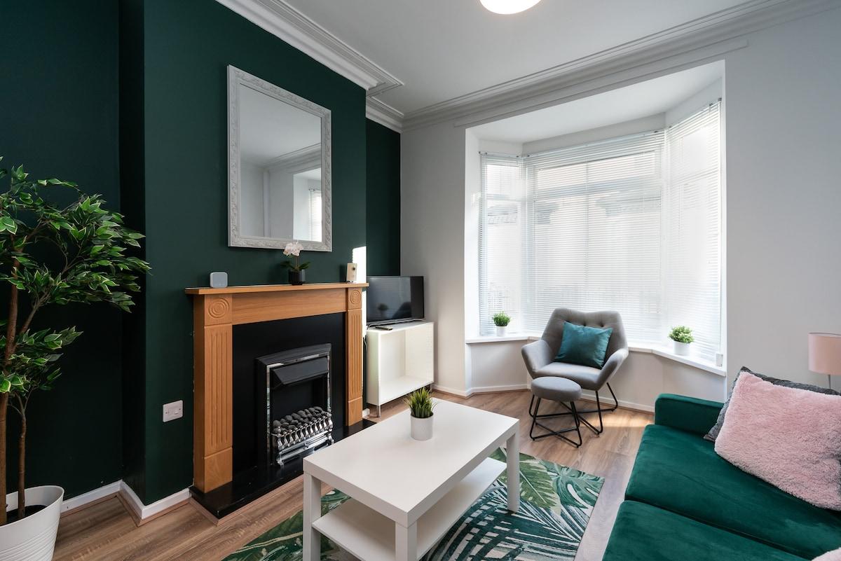 Stylish 3BR House in Hull - Sleeps 51