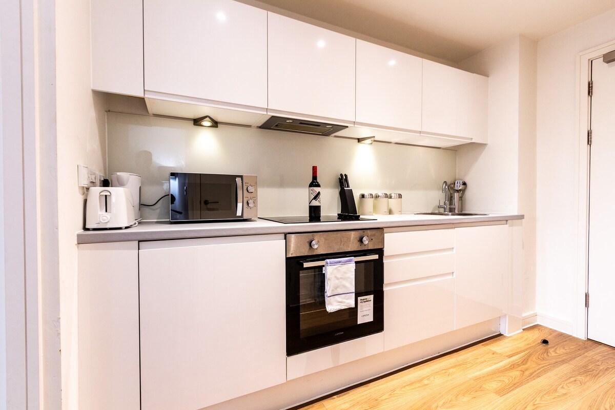 Stunning Centrally Located Studio Apt2