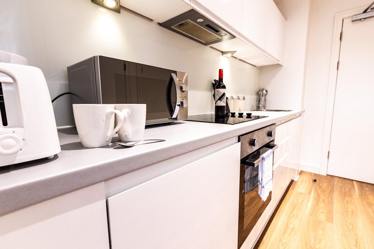 Stunning Centrally Located Studio Apt3