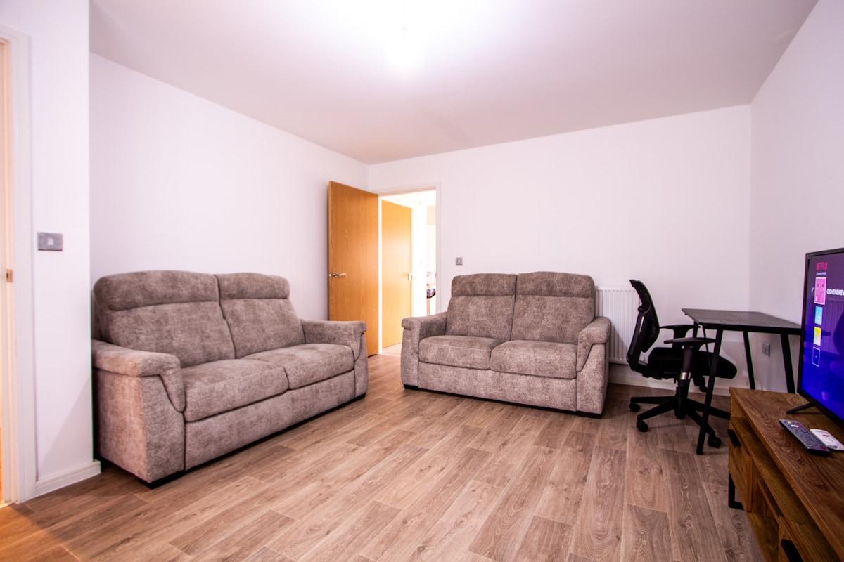 Charming 1BR House in Eccles with Free Parking1
