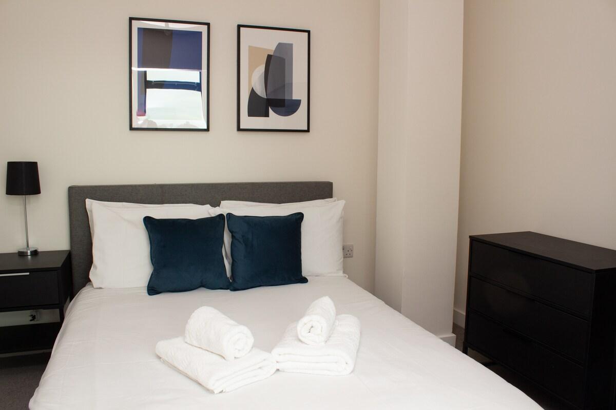 Dashing 1BR Penthouse near MCR Stadiums1