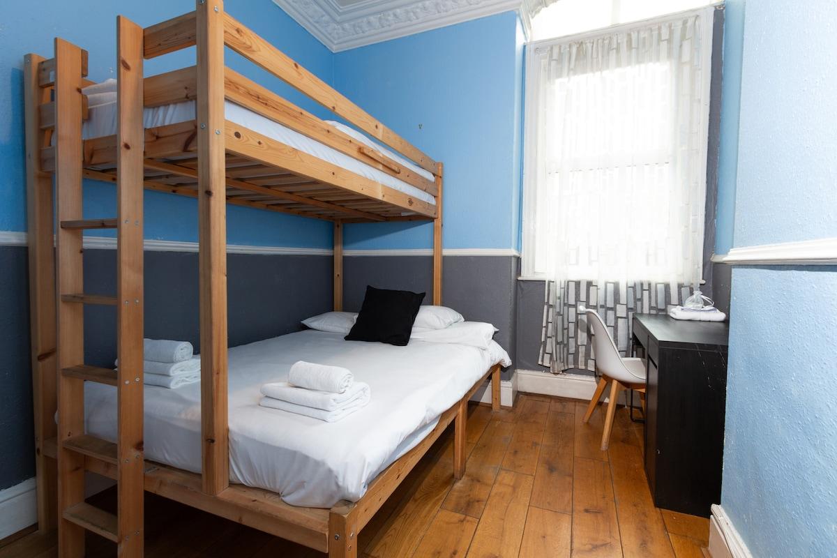 Comfy Private Room near MCR Centre1