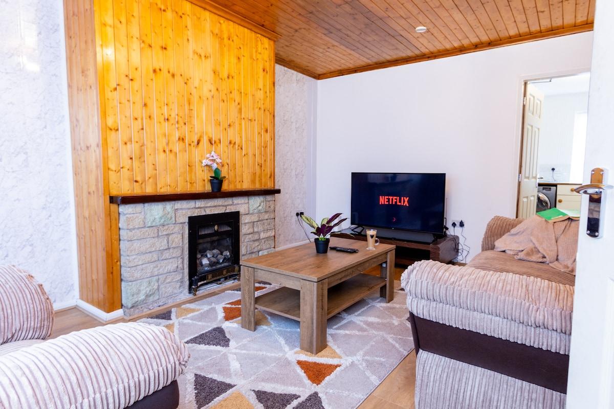 Charming 3BR House - Perfect for Group Stays1