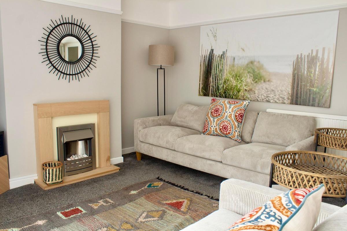 Cosy 3Bed Bungalow in West Kirby, Free Parking1