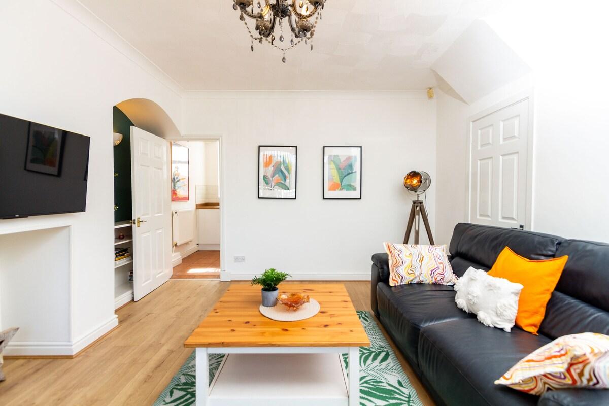 Stylish Comfort: 2BR Home in the heart of Wigan1