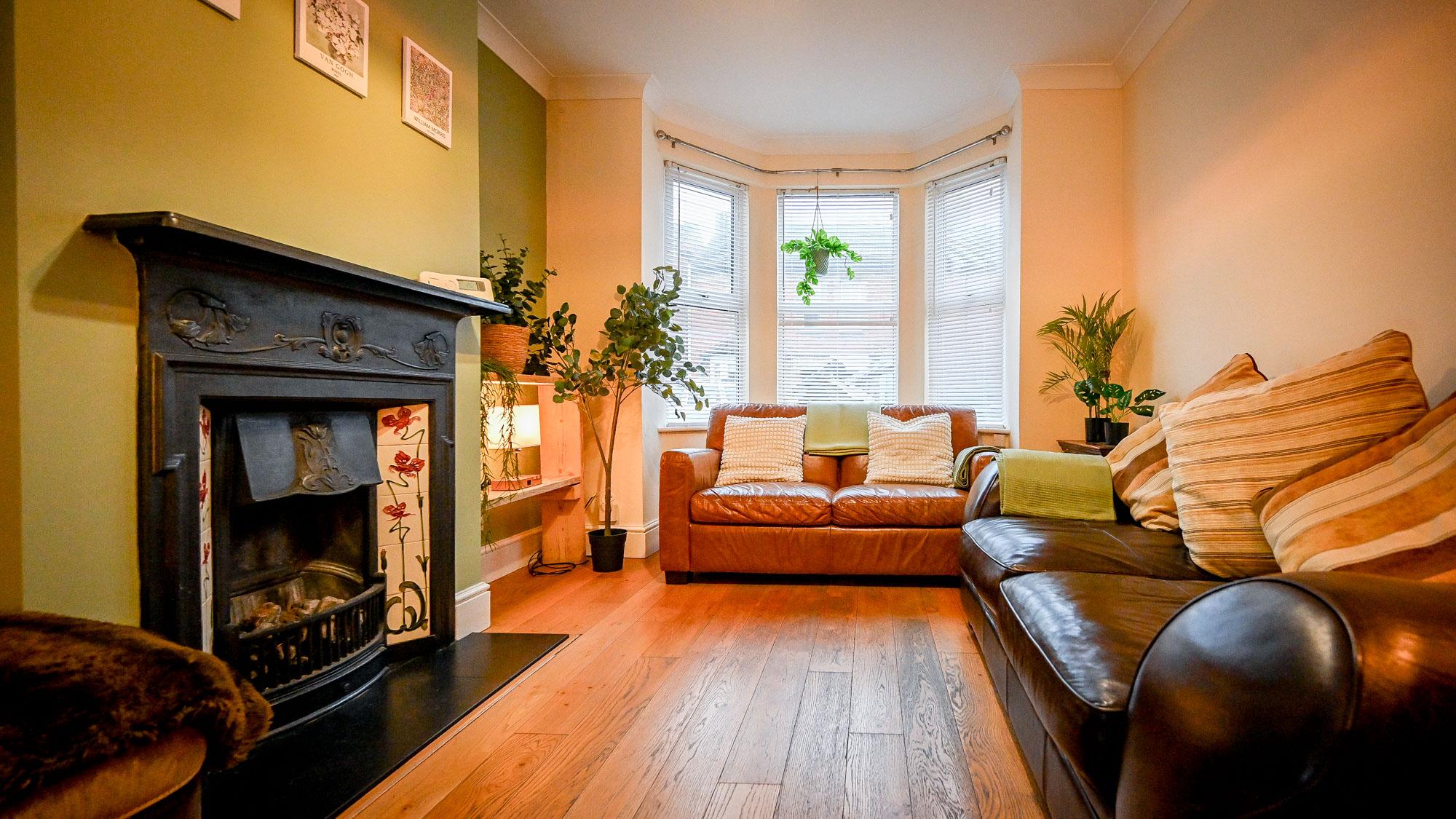 3-Bed Contractor & Family Home: Parking, WiFi, PS51