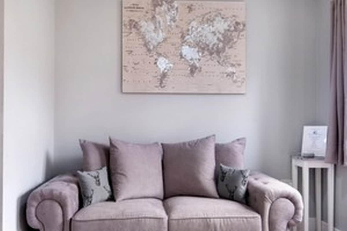 London Heathrow Living Holywell Springs House1