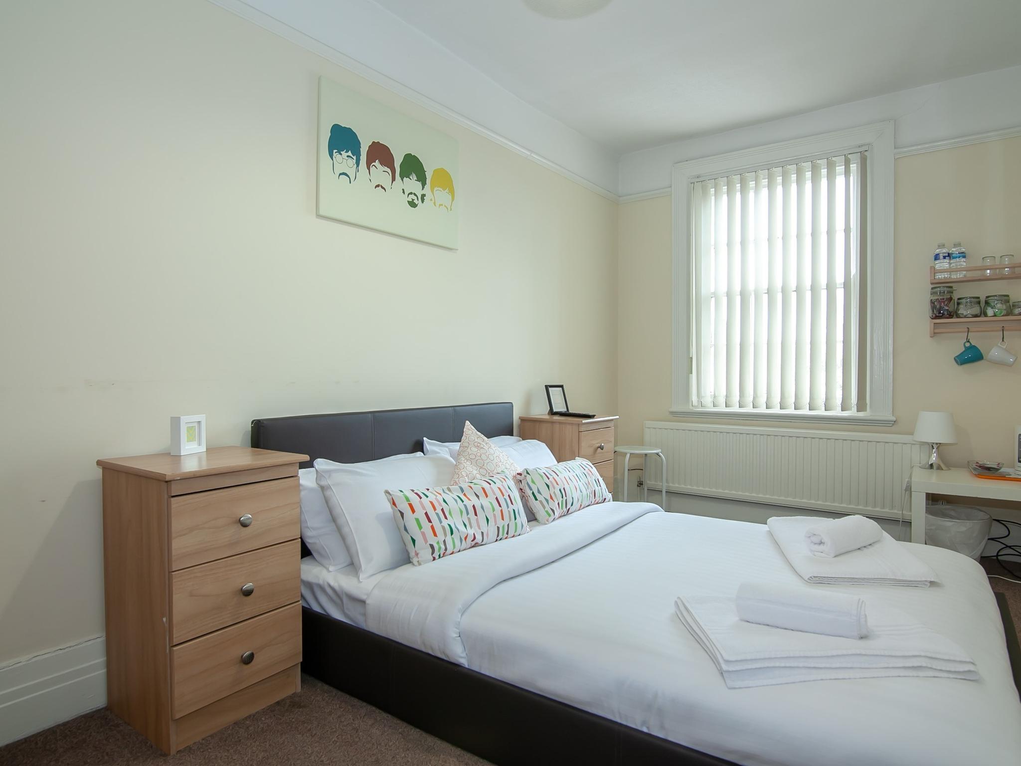 Jollys Room1
