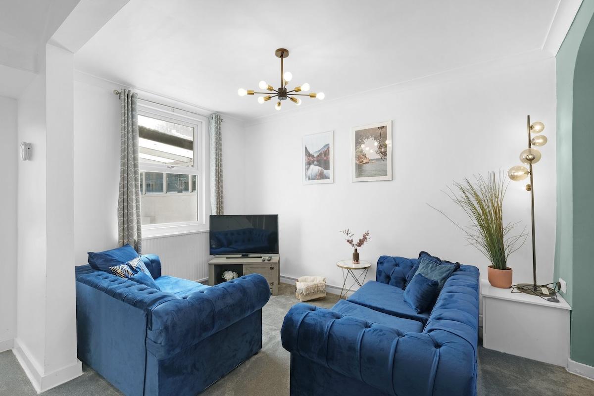 The Charming 3 Bedroom House at Blakes Cottages1