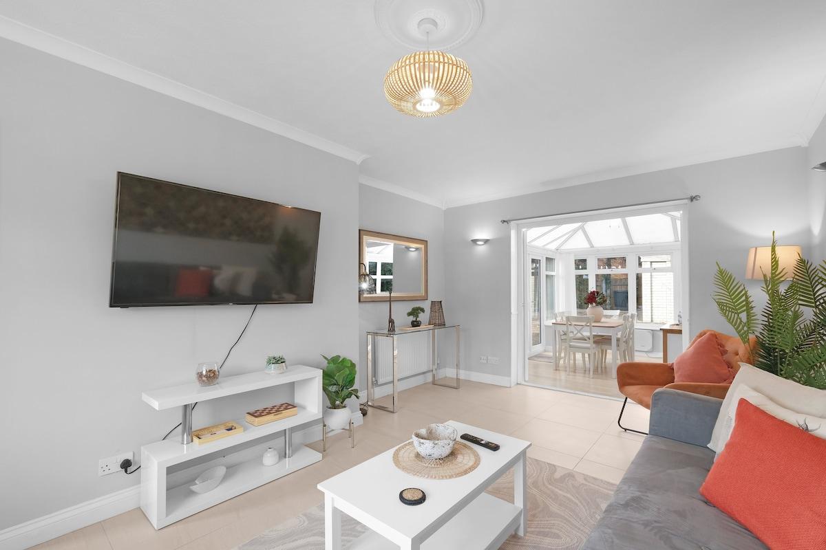 Keel Drive Modern 3-Bedroom, 2.5-Bathroom Home1