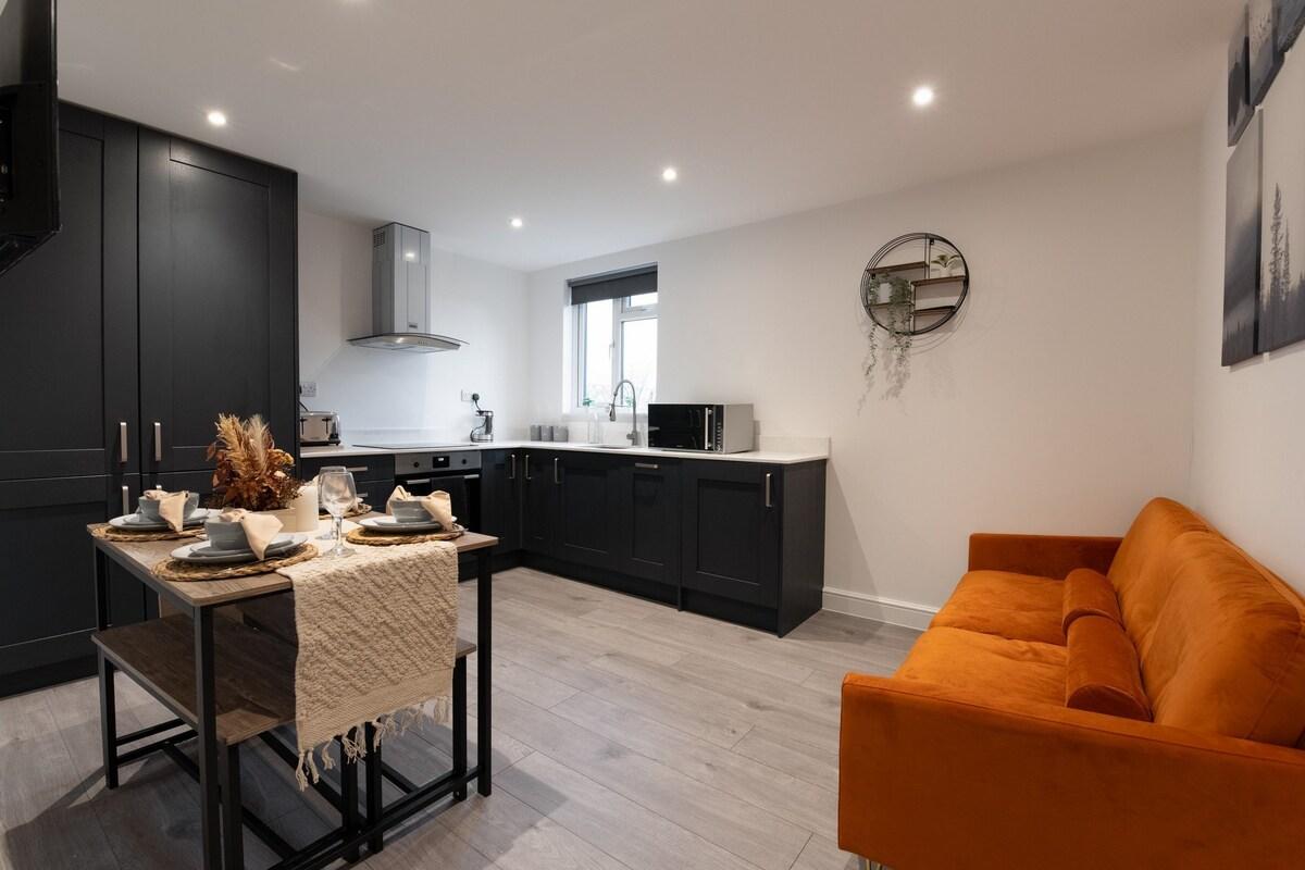 Woodside Park 3 Bedroom and 2 Bathroom Apt. B1