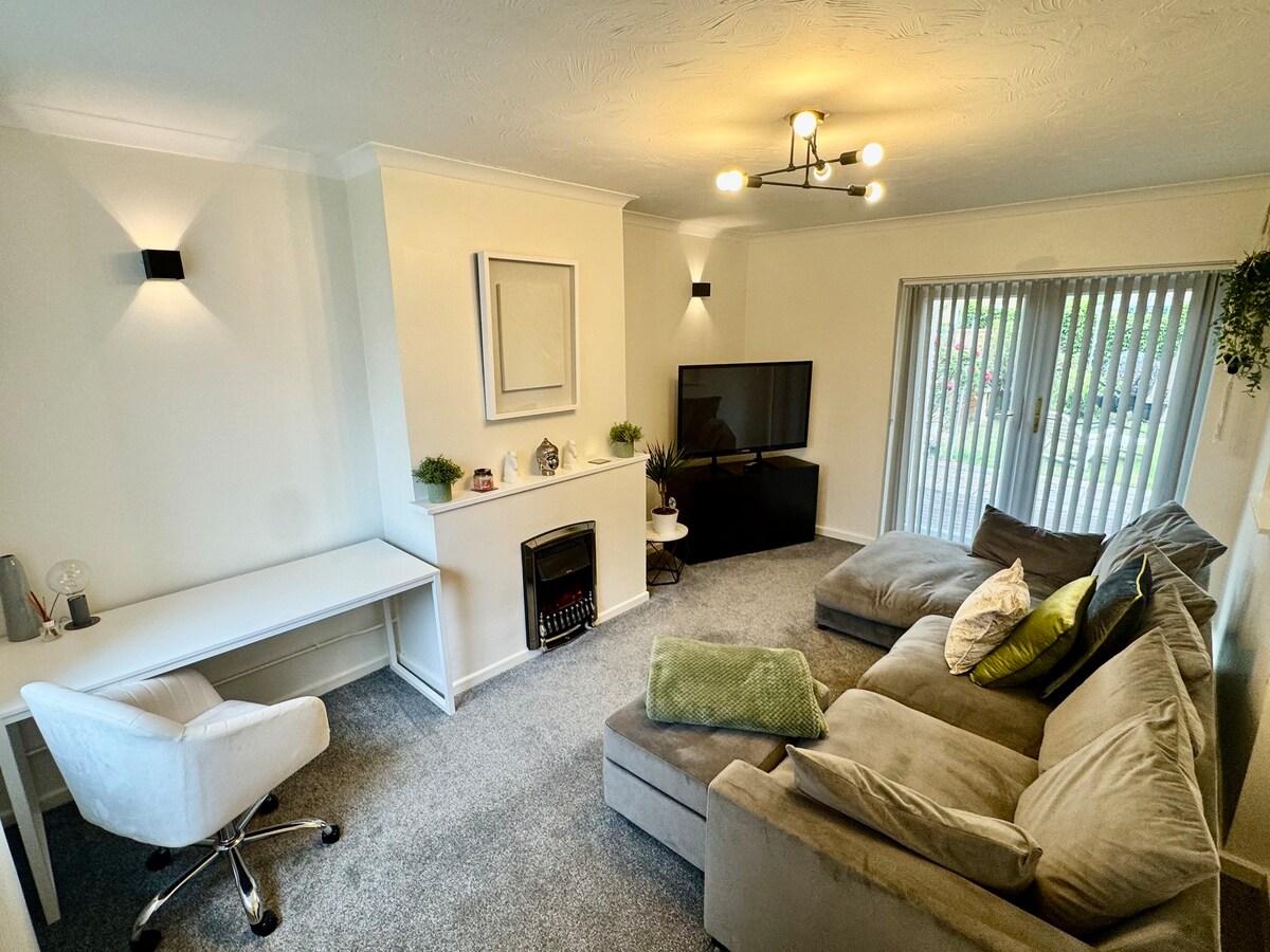 Comfortable 3BR house-parking close to city centre1
