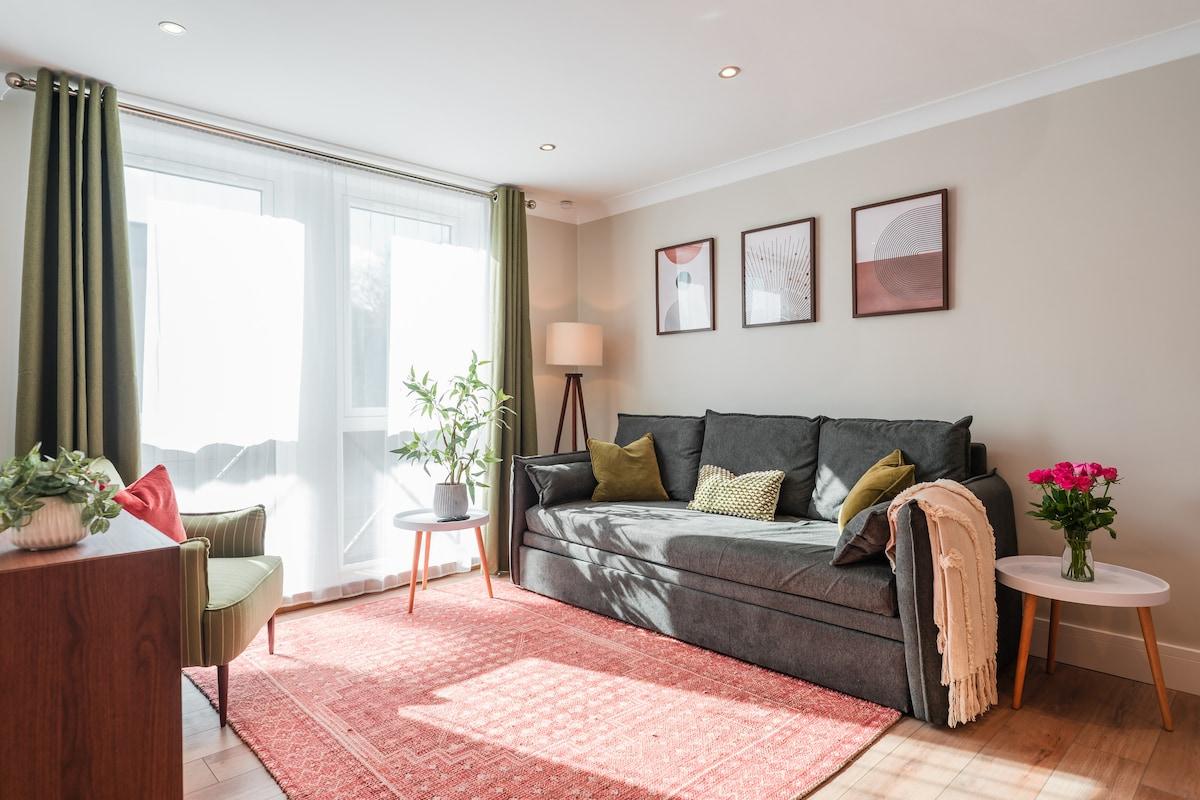 Henderson House - West End 3 Bedroom Family Home1