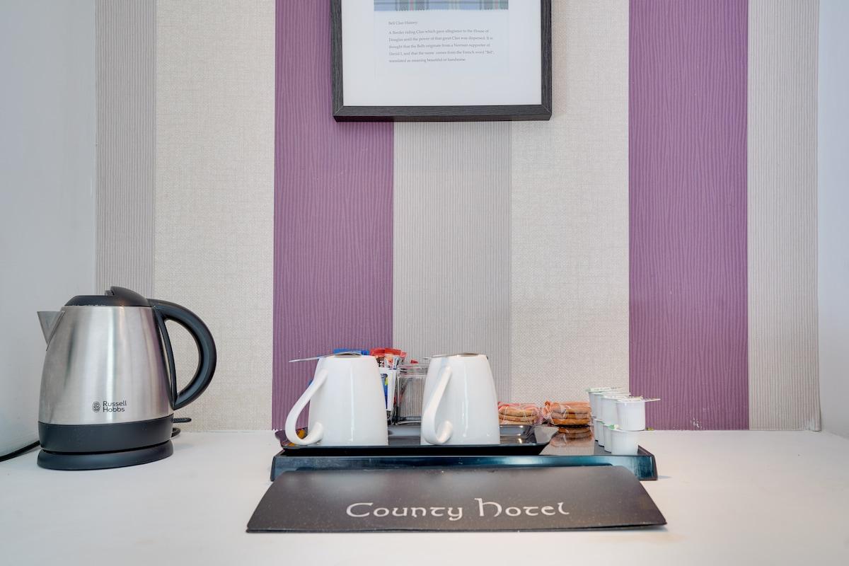 The County Hotel, Selkrik6