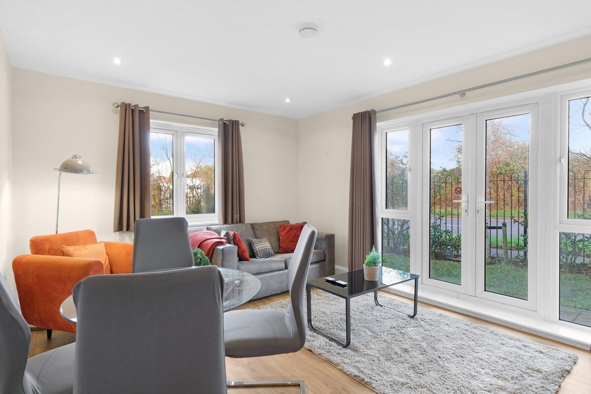 Heathrow Living Apartments by 360 Stays - Apt 014