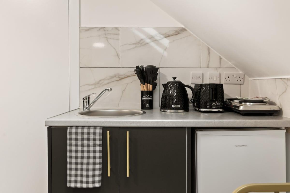 Private Studio next Homerton & Clapton Station5