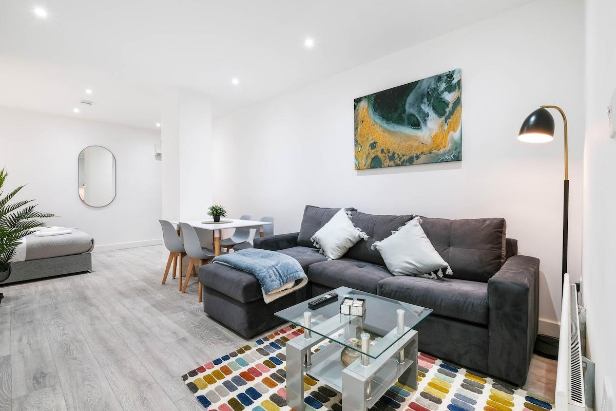 Corby Town Centre Serviced Apartment-04 with Wi-Fi1