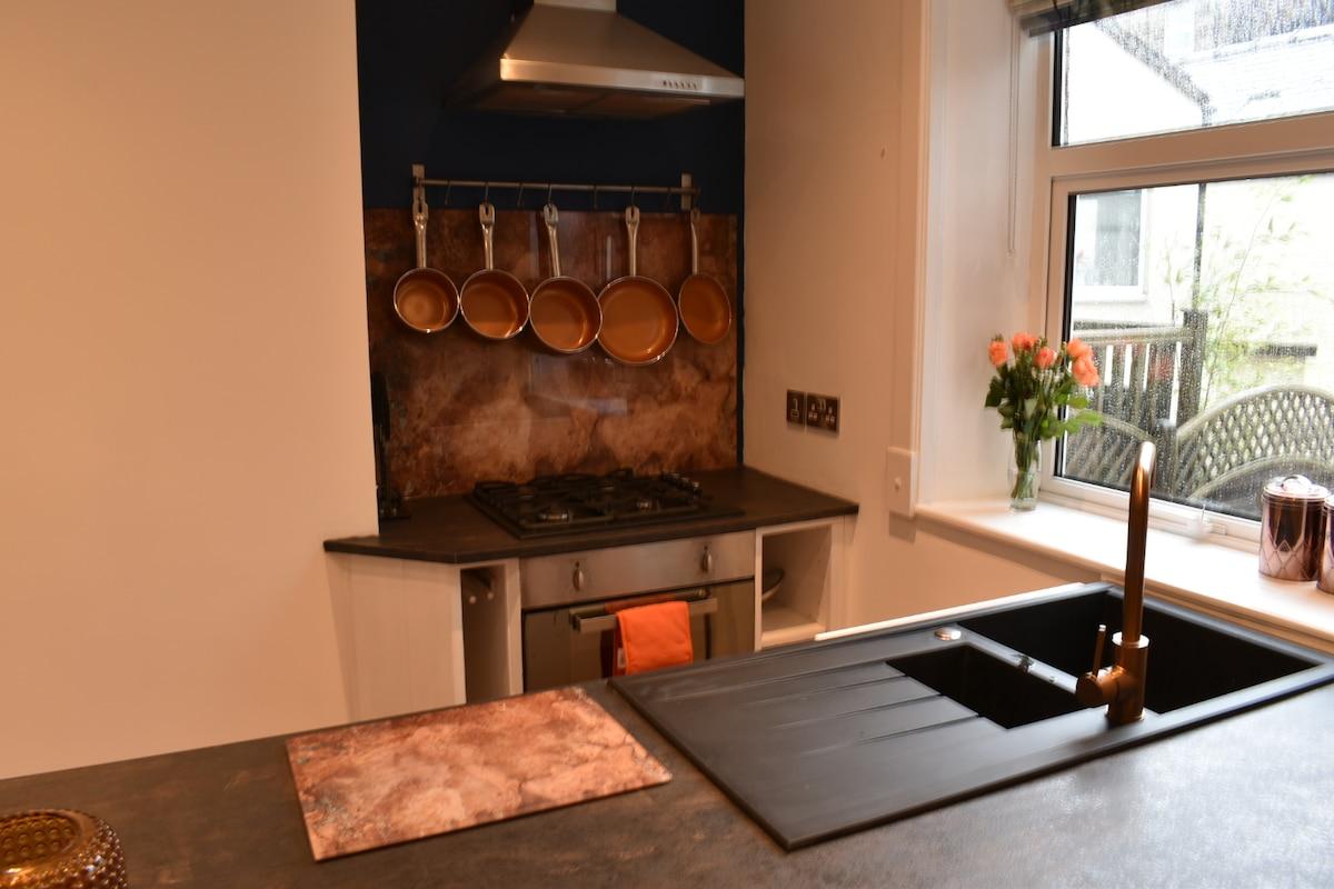 The Cheltenham, stylish 1-bed Victorian apartment6