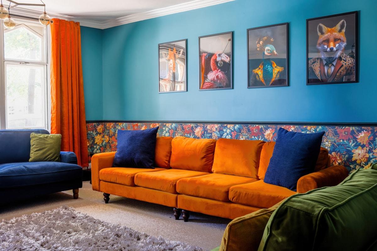 5 bed, central home- beautiful & modern5