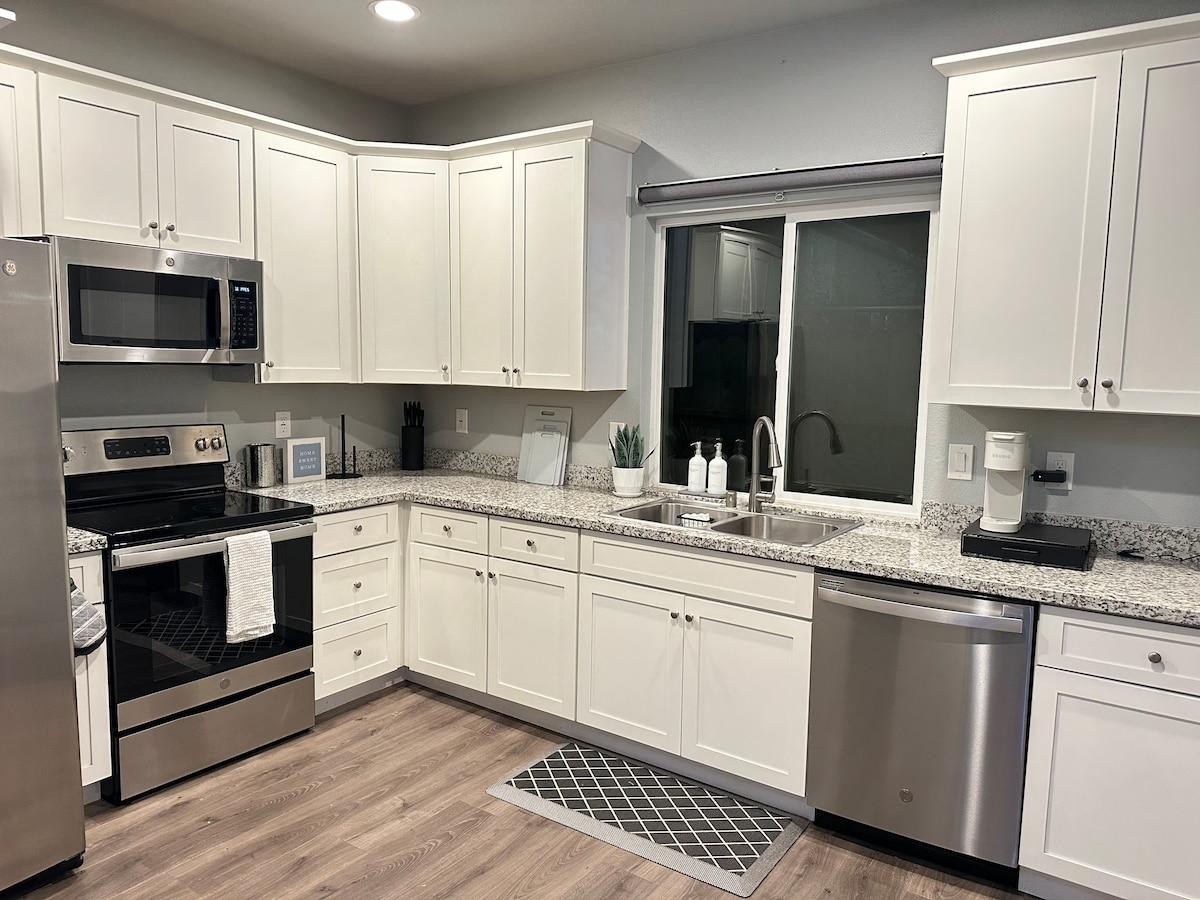 Cozy Home | Walk to UC Davis Med. | Near Midtown4