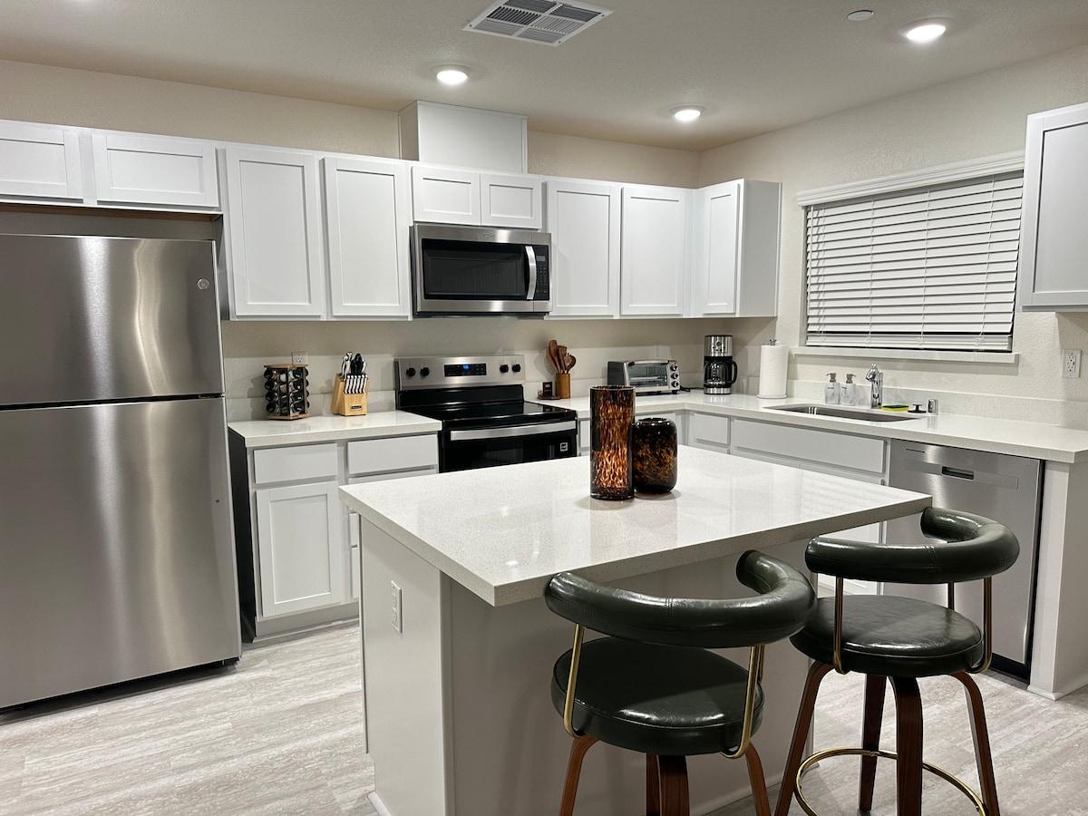 Luxury Getaway | 4Bed 2.5Bath | Near Galleria Mall6