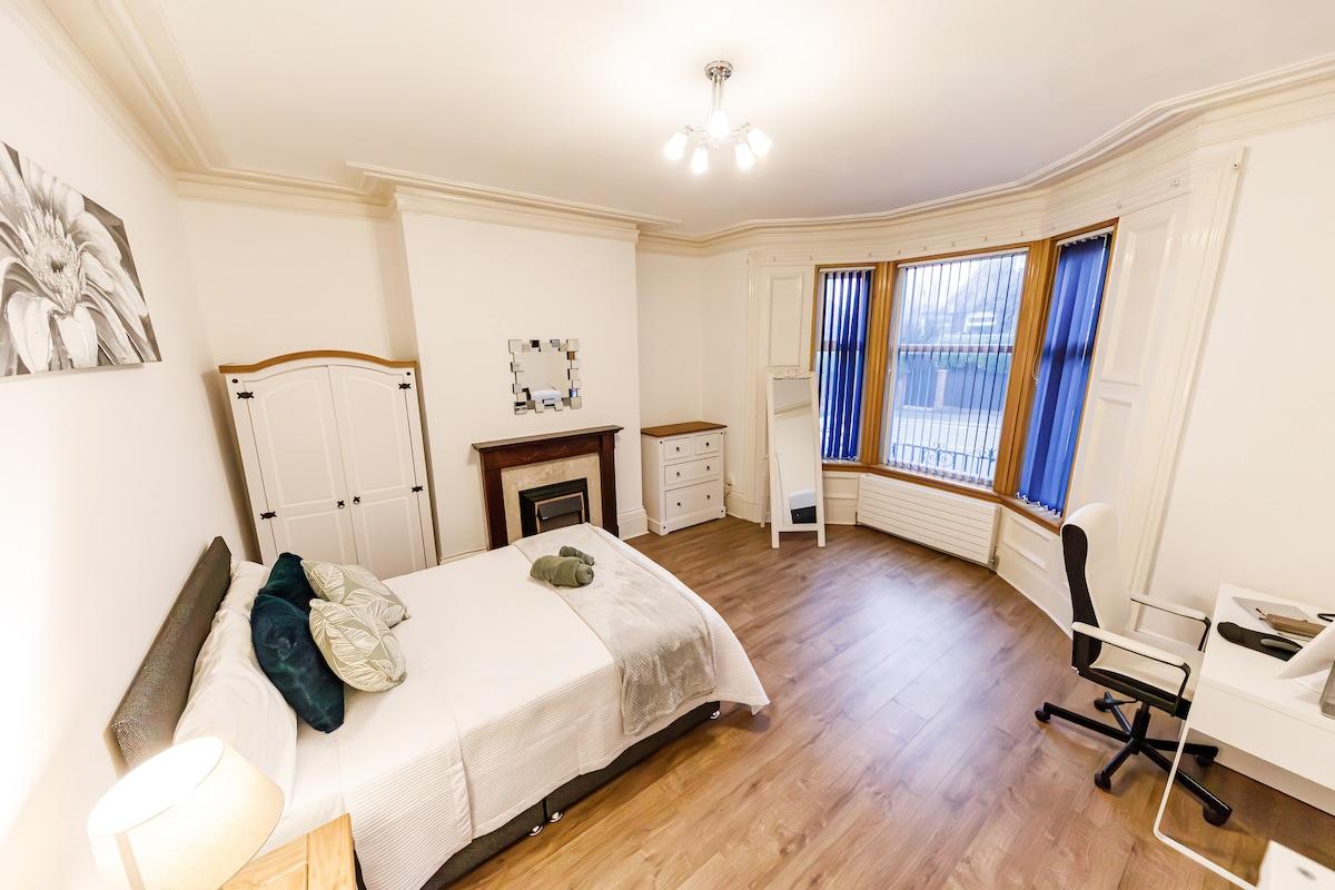 Spacious 5BR Sunderland Home for Work & Family2