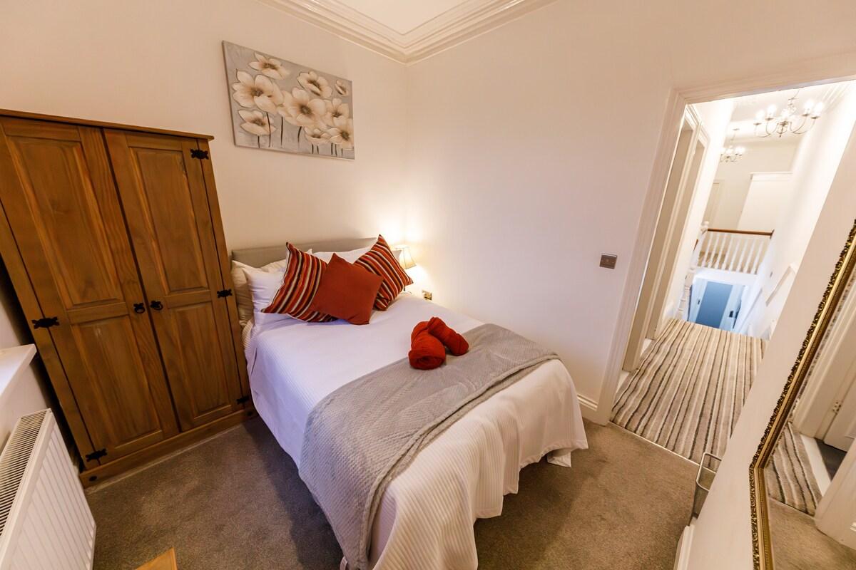 Spacious 5BR Sunderland Home for Work & Family6