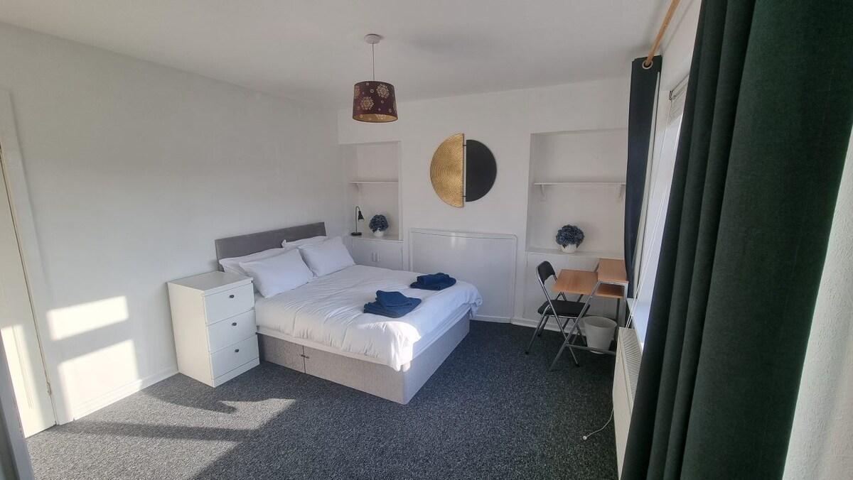 Private Studio Apartment · Quiet · Sleeps 21