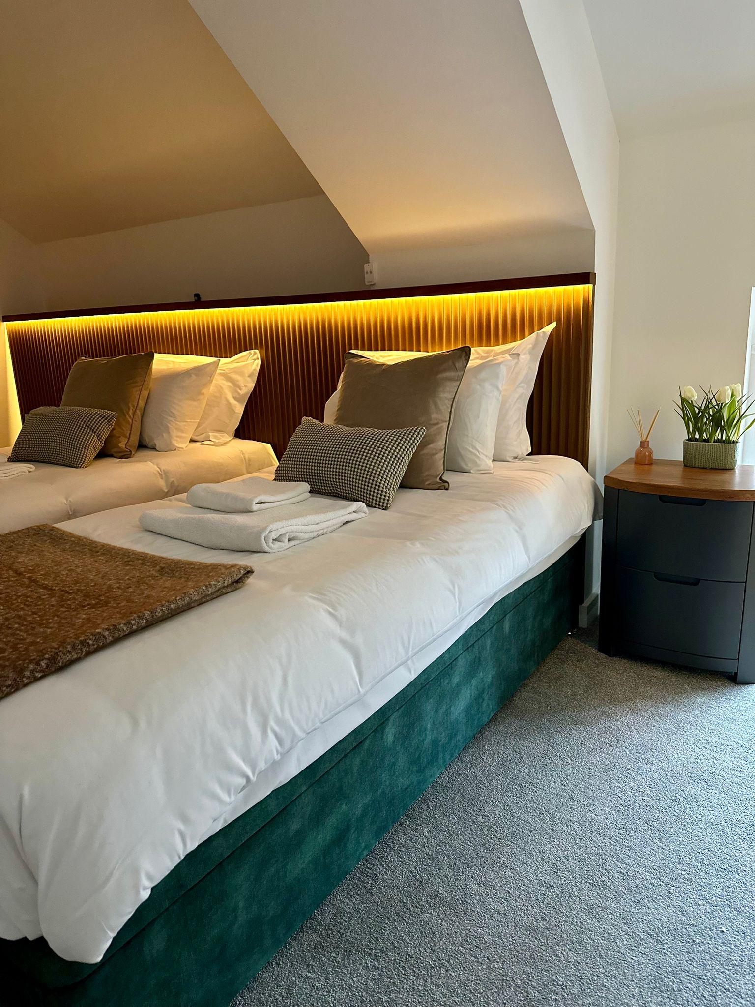 2-Bed Retreat- Gated Parking– Work, Recharge, Stay