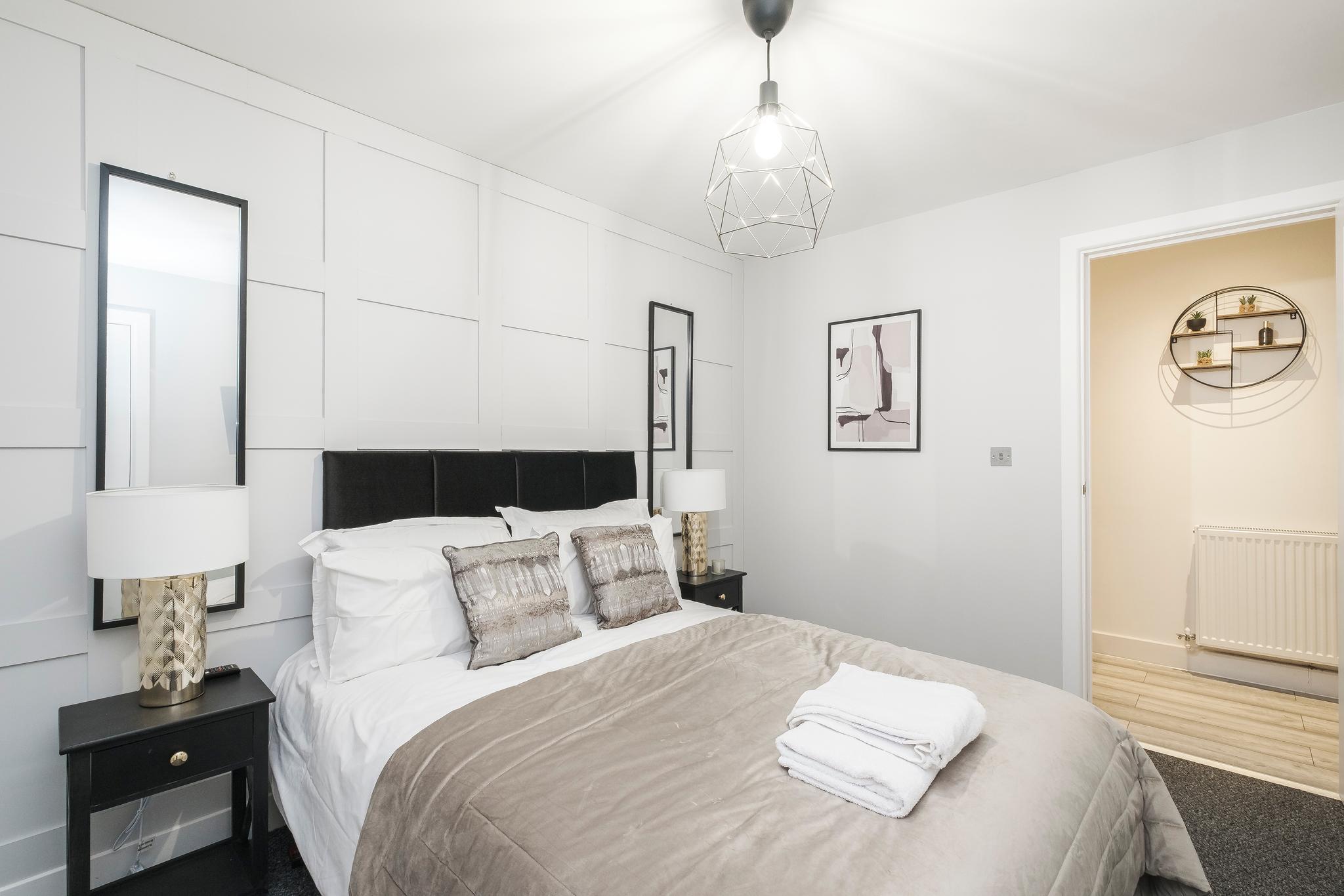 Sleek & Stylish 1BR - City Centre nr High Street5