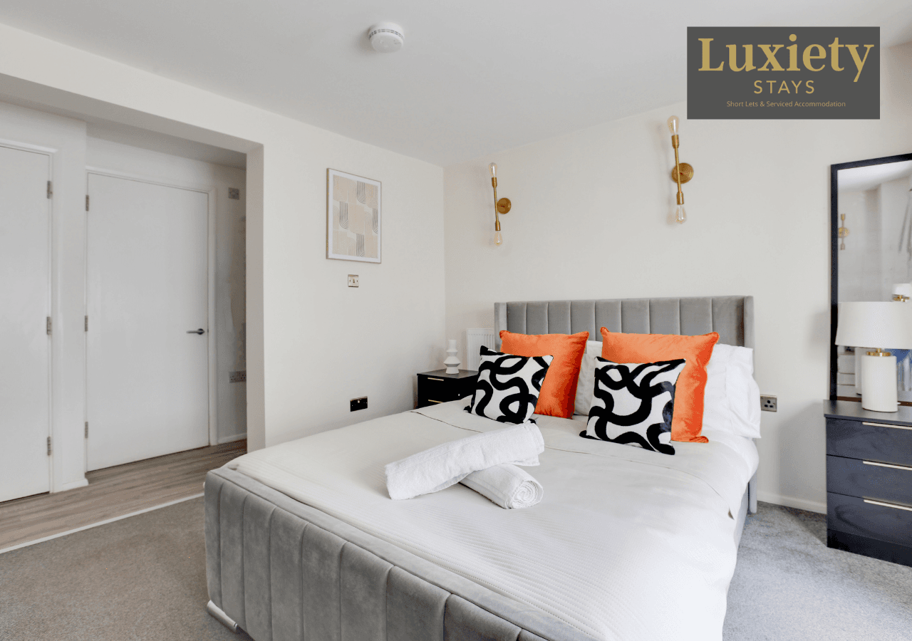 Stylish & Sunny Studio City Centre By Luxiety Stay3