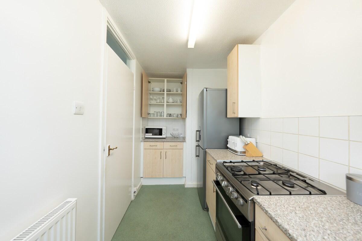 Wansted | Free Parking | New Listing discounts5