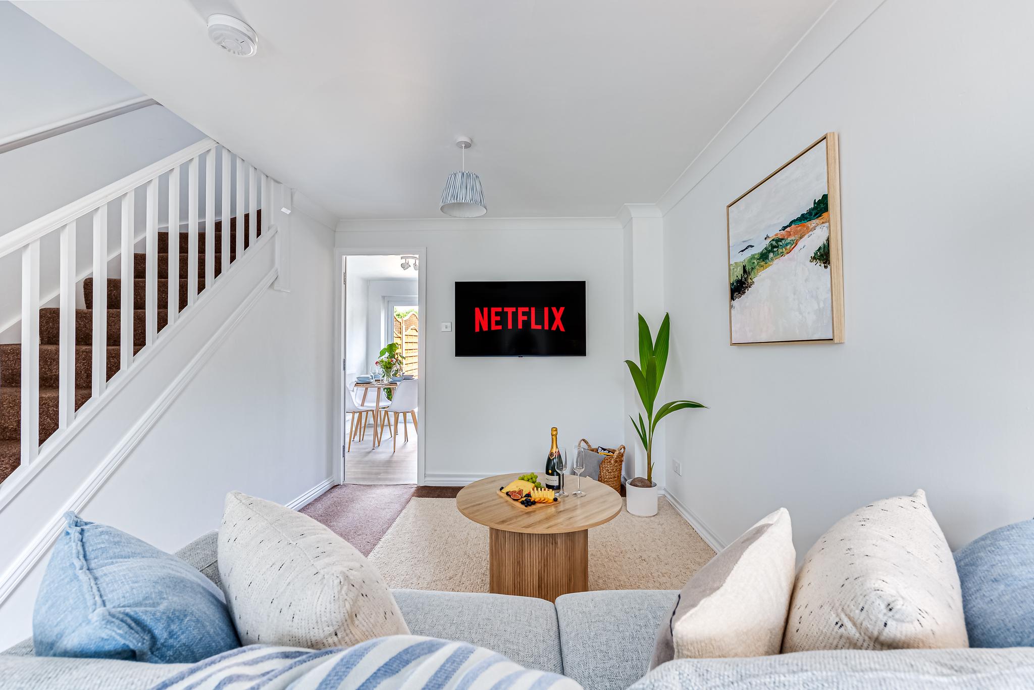 Cosy & Stylish Home w/ EV Charger & Priv. Garden1