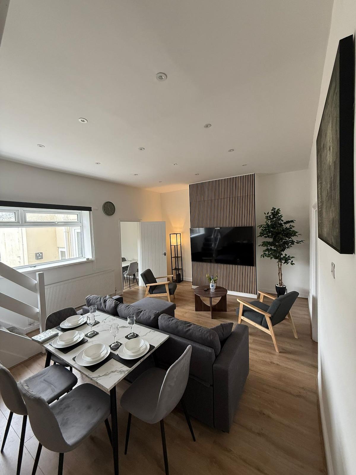 Bright 5Bed 2Bath - Near Stadium and Crownworks1