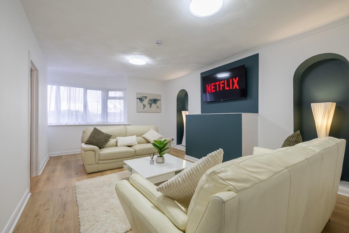 The Hove Retreat | Sleeps 10 | 4BR Coastal Escape1