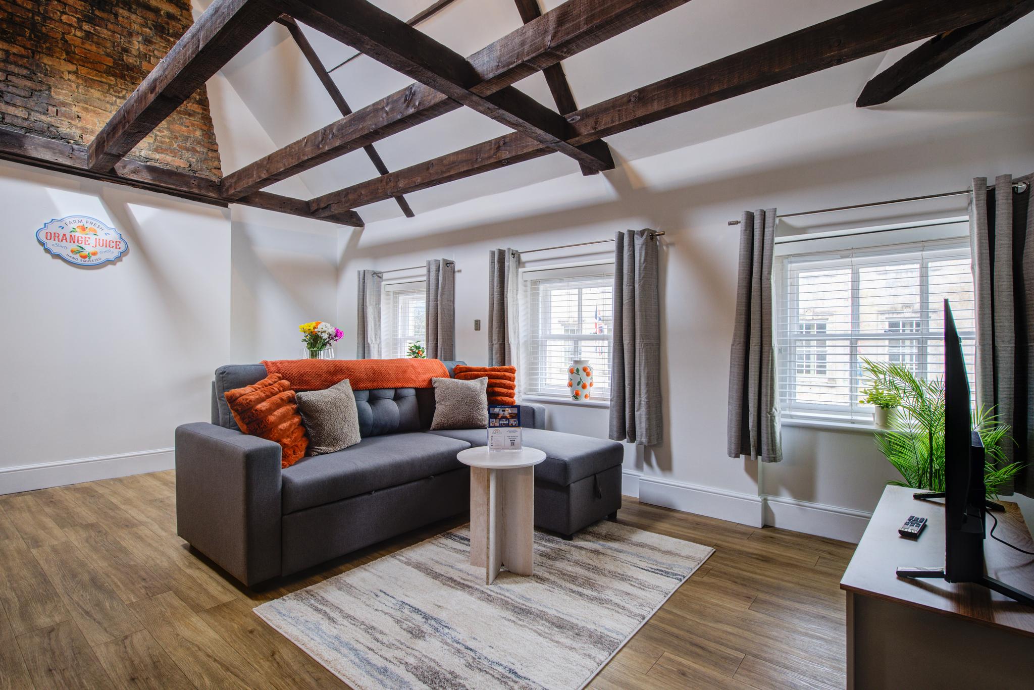 Modern 1 Bed -+Beams + Parking1