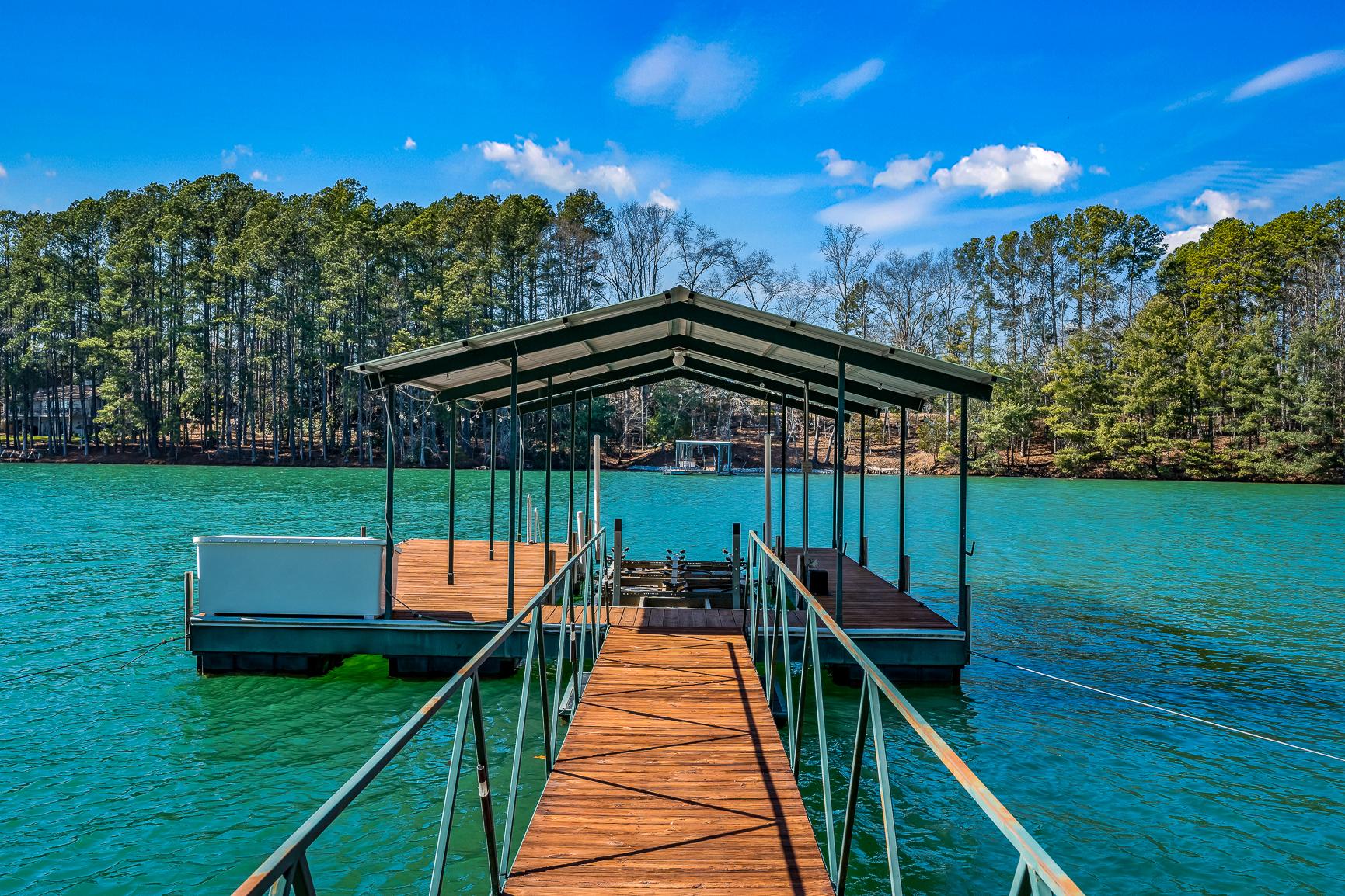 Shoreline Chalet on Lake Keowee