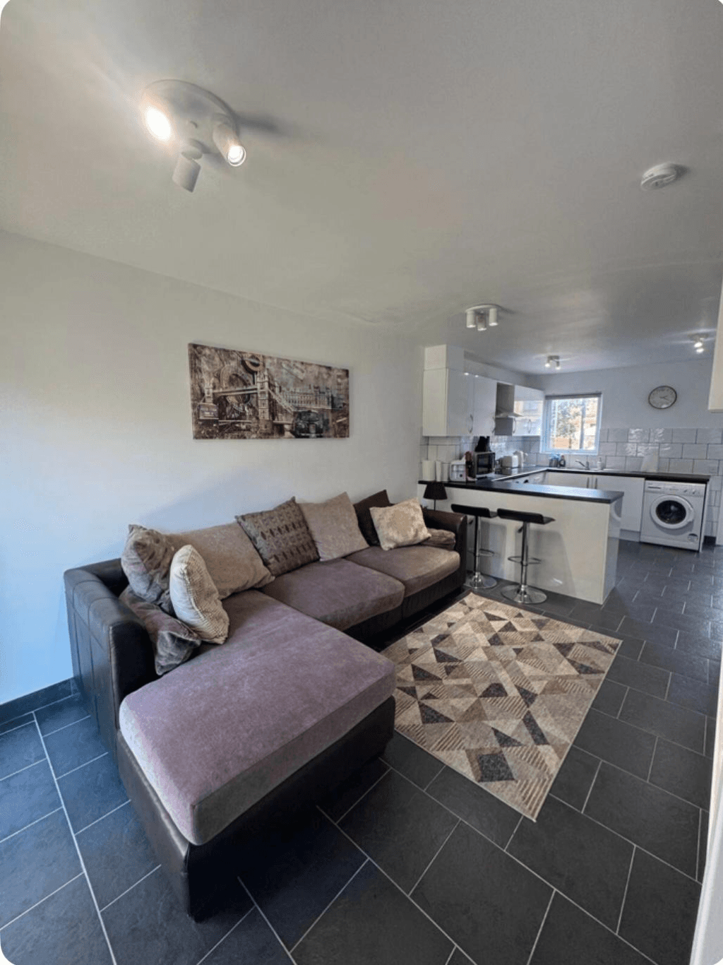 Professionals | Entire House | 2BDR | Weekly Deals1