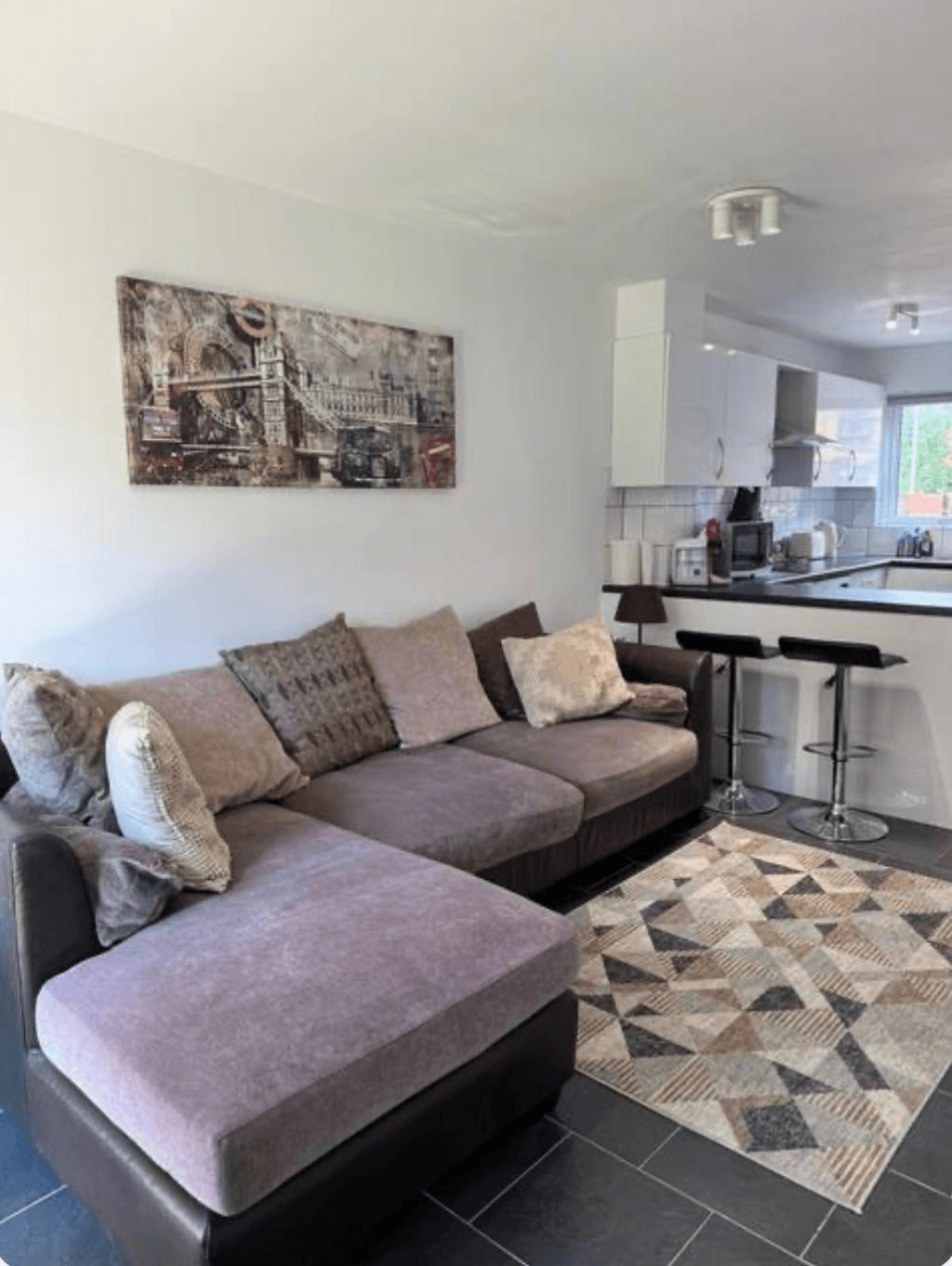 Professionals | Entire House | 2BDR | Weekly Deals2