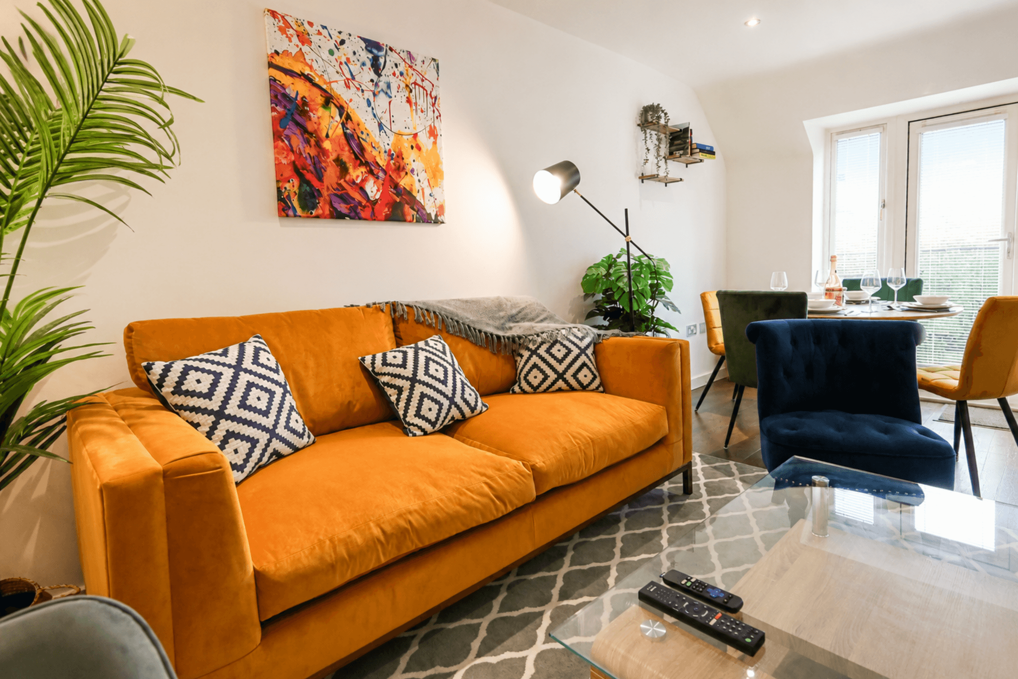 Modern Balcony Flat | Parking, Quiet, Fast Wi-Fi1