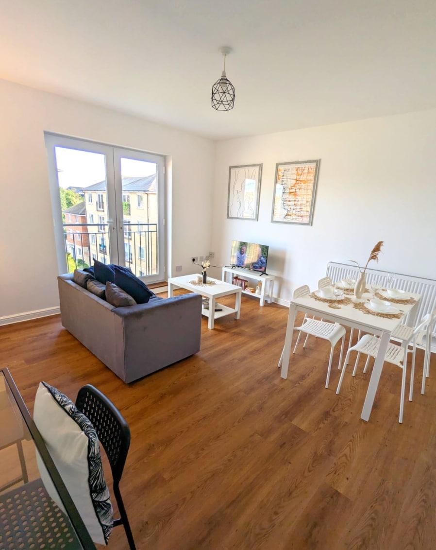 Modern 2‑Bed Ipswich Home | Parking | Sleeps 6
