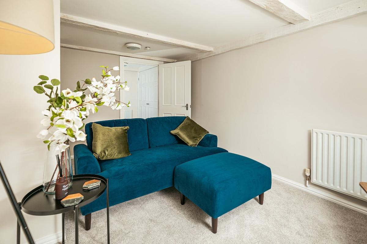 Central Chester Recently Renovated 1BR Flat2
