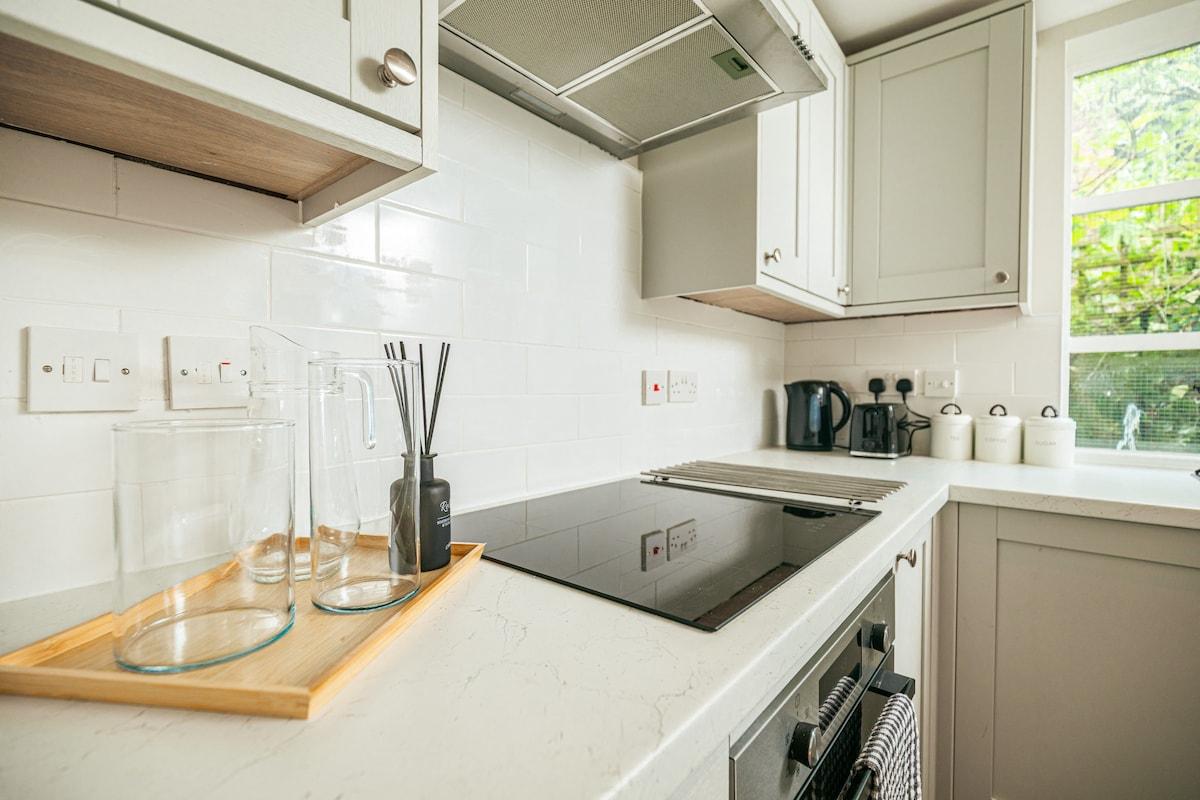 Central Chester Recently Renovated 1BR Flat5
