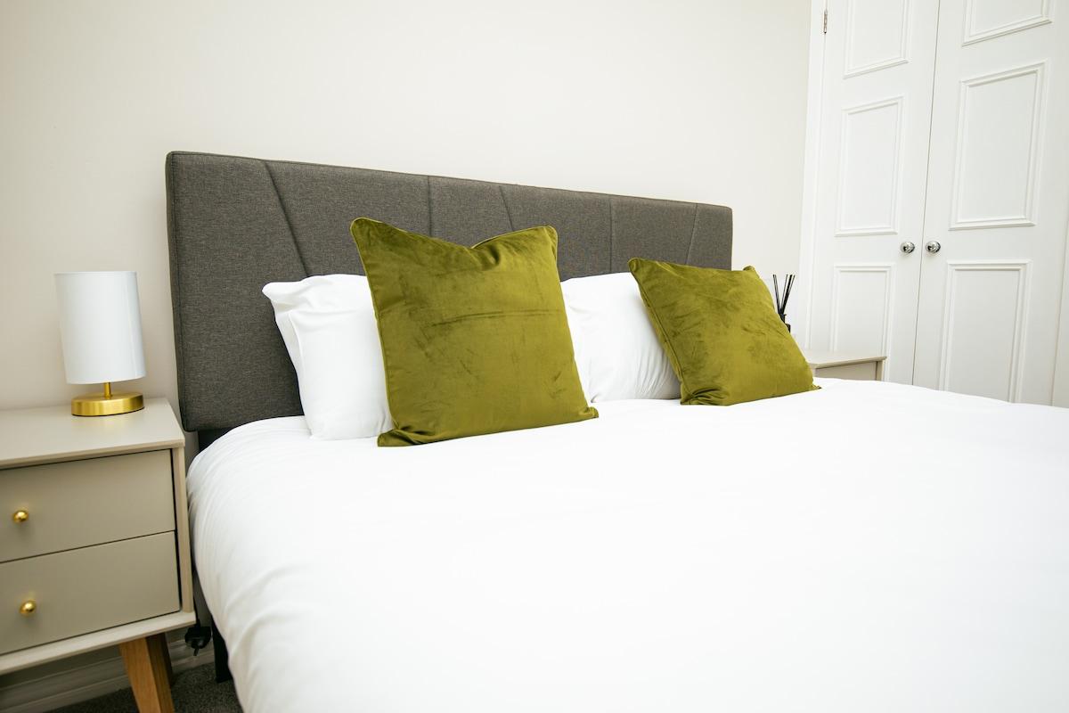 Central Chester Recently Renovated 1BR Flat