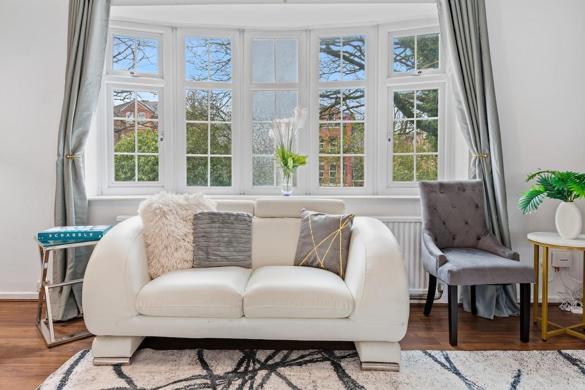 Comfortable 4BR House for 9 | Parking3