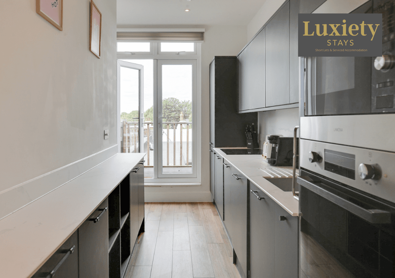 Penthouse Apartment - 1 Bedroom by luxiety stays4