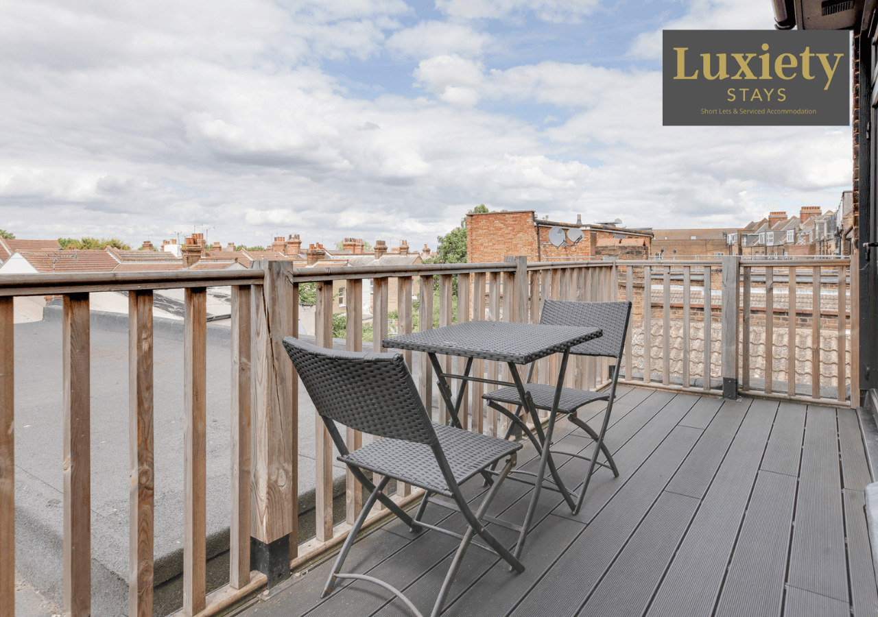 Penthouse Apartment - 1 Bedroom by luxiety stays5