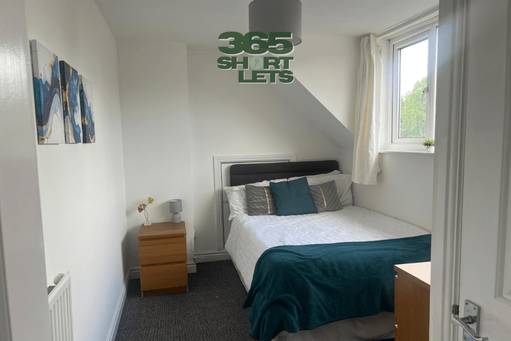 Birmingham | 2 Bedroom | Free Parking | Save Big4